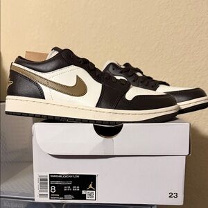 Nike Air Jordan 1 Low - White / Brown / Gold
